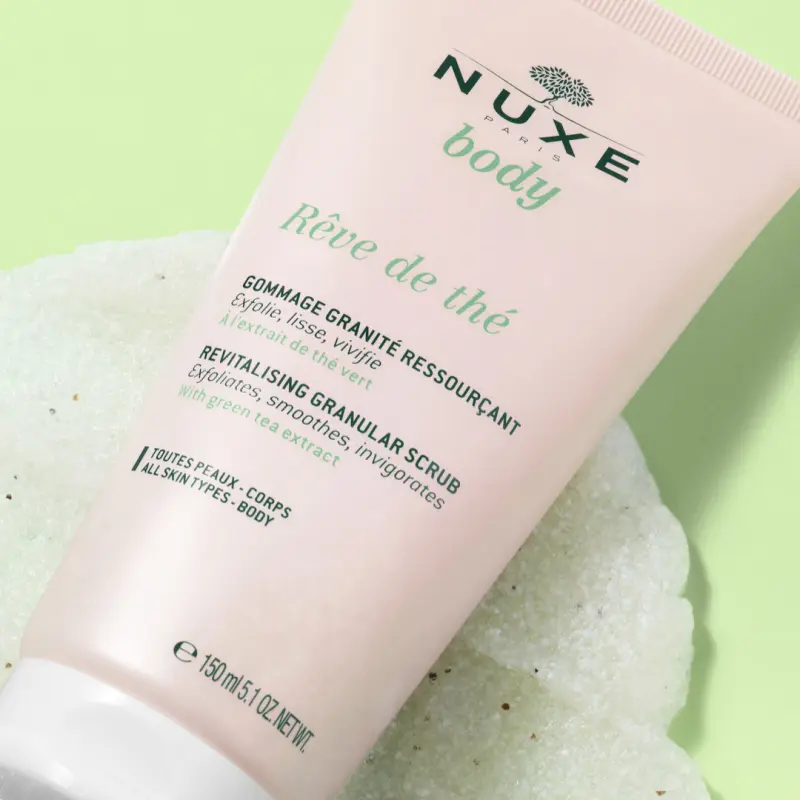 Reve de Thé Revitalizáló szemcsés testradír (175 ml)